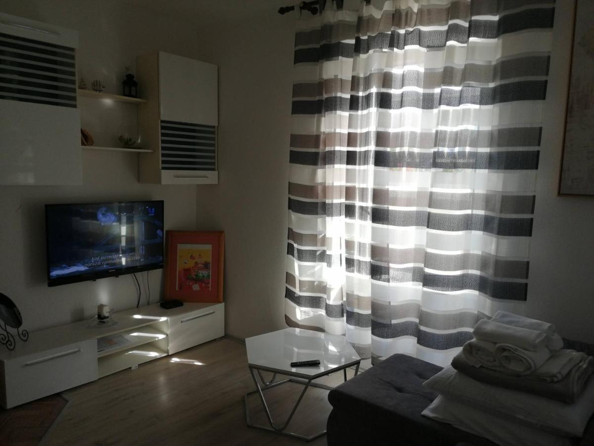 Centar Njivice Apartment Exterior photo