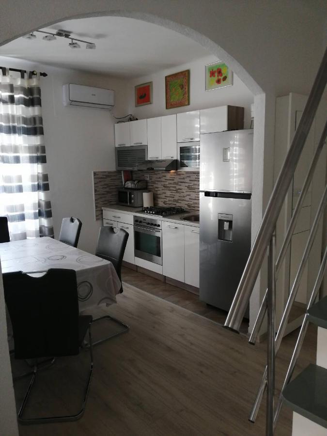 Centar Njivice Apartment Exterior photo